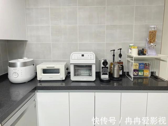 茶几|断舍离模范家庭，不要电视柜茶几巧收纳，125㎡白白净净不过时