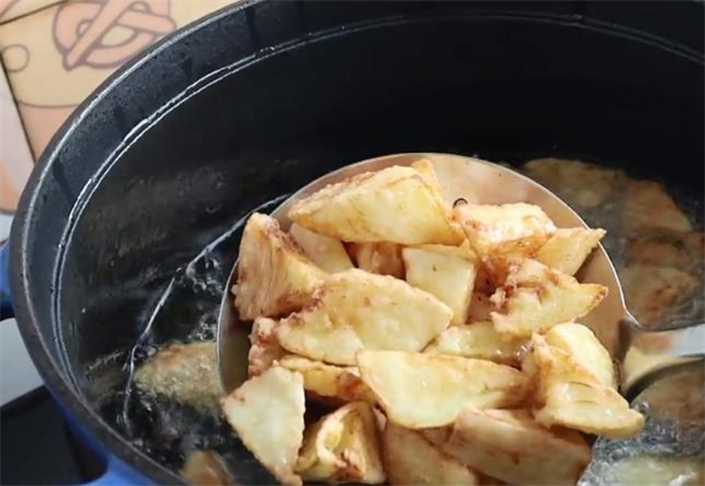 茄子|难怪饭店的红烧茄子那么好吃,原来做法诀窍如此简单,太香了