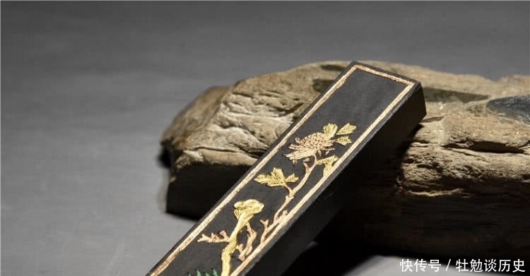 细腻|墨,黑土也,细腻光滑,带有点点墨香,入纸而无声,自有美名传