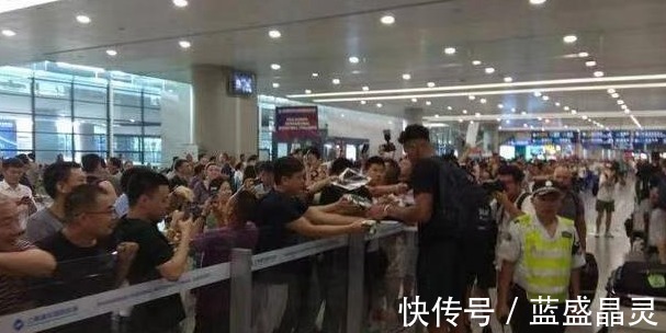 姚明|如果你还有打NBA的“篮球梦”,看完这些照片后 你能彻底死心!
