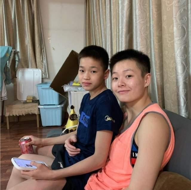 游乐场|全红婵开发新技能!投篮命中率高令粉丝兴奋,未来改行打篮球?