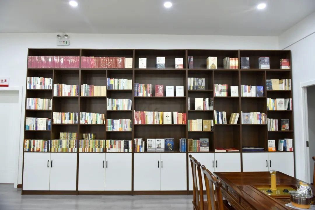  落成|荆州区文联艺术馆落成并首次举办抗疫书画展