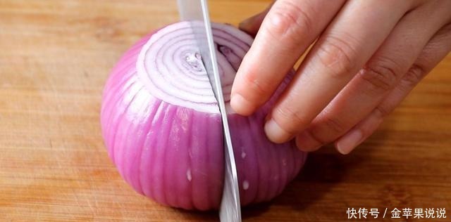 这是鸡腿的特别做法,不要焯水不用过油,味道比饭店做的都好吃