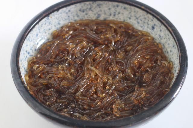 关键点|做肉末炒粉条，记住两个关键点，不管放多久，粉条都不粘不坨