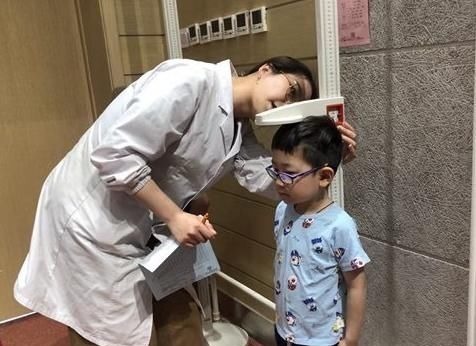 经常性|孩子将来能长多高?有公式可推算,4方面影响最终身高,不可忽视