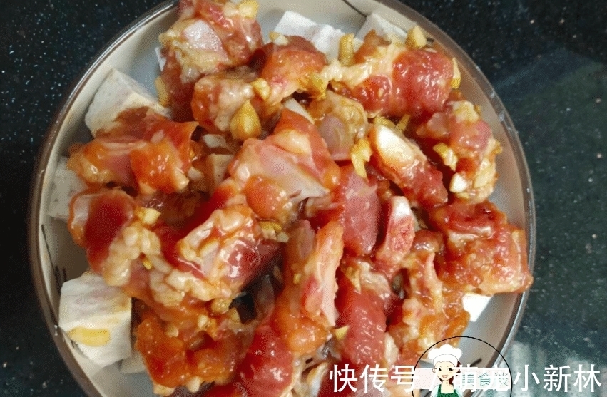 蒸排骨|入秋后，吃鸡鸭鱼肉不如吃它，40块钱一斤，鲜香营养，蒸着吃最香