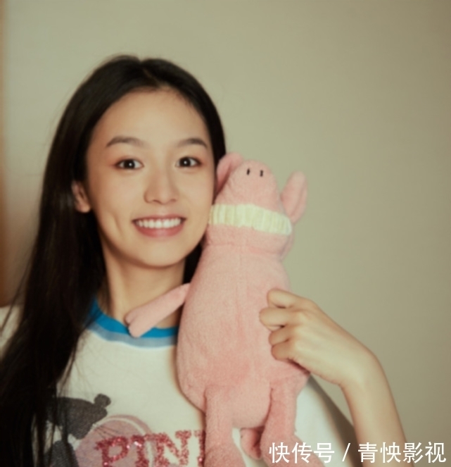 路透照|姚安娜周也合体上热搜，网友的反应很意外，炒CP果然屡试不爽