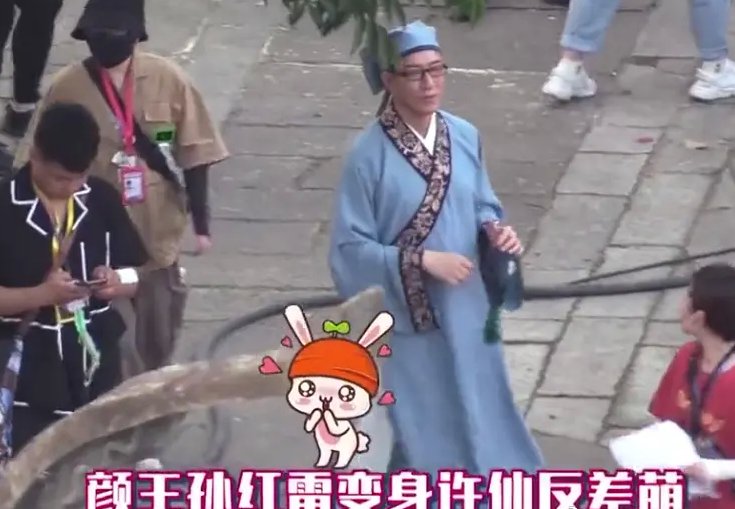 楊紫|《萌探》有新鮮路透，楊紫那英爭相當白蛇，沒成想正版到來美翻了