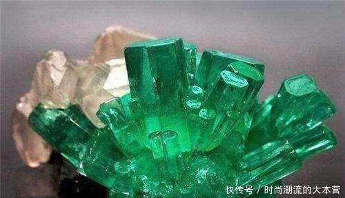 刚玉|堪比金刚石的红宝石,是什么元素让它看起来那么红