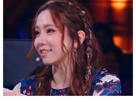 鄧紫棋在《點贊！達(dá)人秀》里的表現(xiàn)完全可以