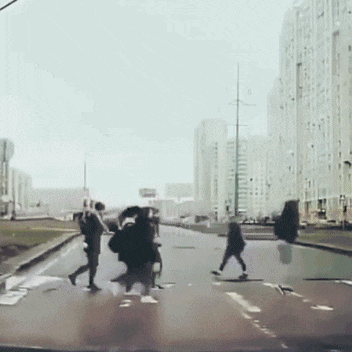 |搞笑GIF:单身久了 还有哪项秀恩爱的姿势不会