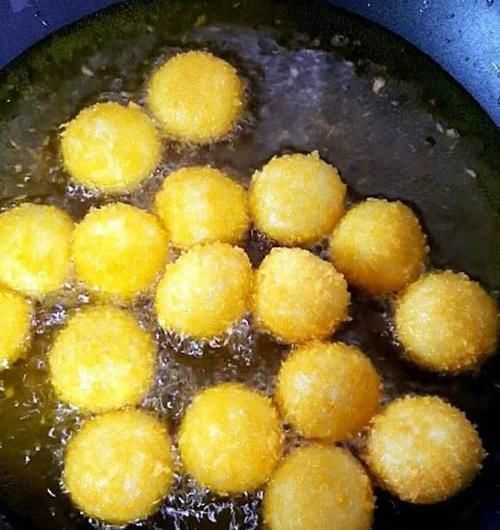 胡秉言|过年炸汤圆,直接下锅容易炸,多加1步,不炸不裂,香脆酥糯