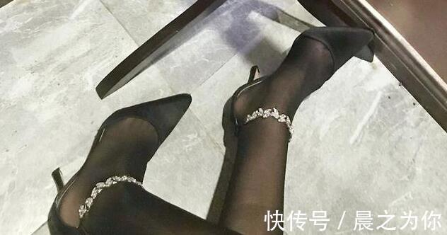 时尚 尖头高跟鞋品牌数十万,展现出女人俏丽身姿,迷人又性感!