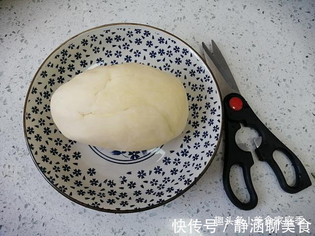 懒人|“懒人”面条，只和面不擀面，一把剪刀就能做出美味，快来试试吧