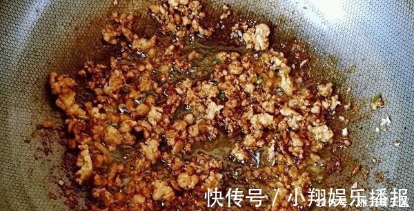 泡发粉条别只知道傻傻用水,大厨教你一招,5分钟快速泡软还筋道