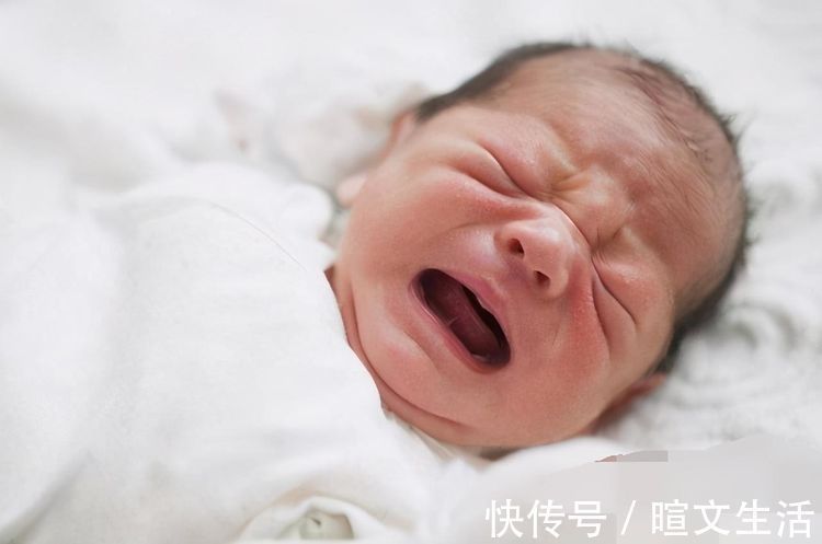 肿眼泡|婴儿的眼睛不随着年龄而长大别纠结了,做好3点娃的眼睛更漂亮