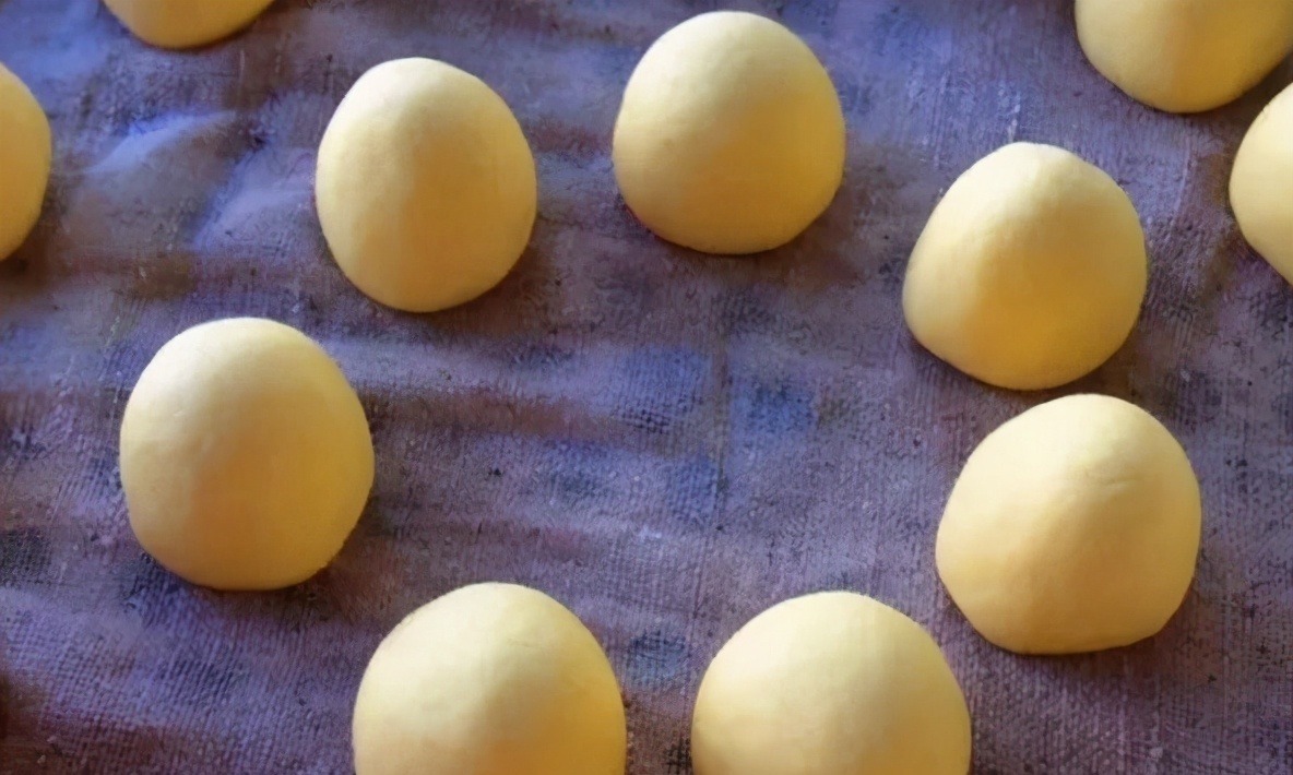 做玉米面馒头,牢记1个窍门,馒头香软不粗糙,比白面馒头更好吃