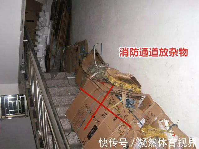 顶楼|既然露台不让封，不如沿墙打一整排柜子，当杂物间用，谁还拦着？