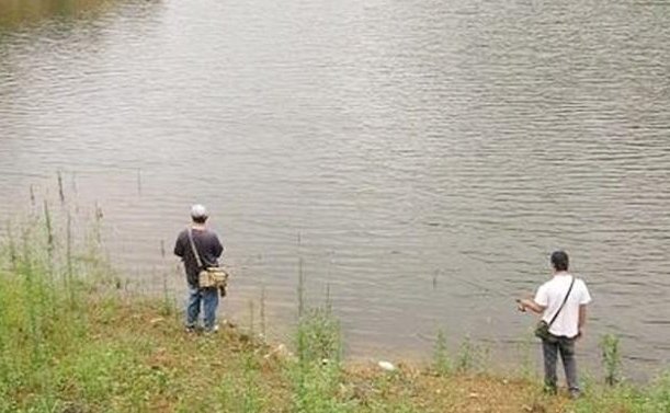 掠食者|野钓打窝技巧,选这样的位置打窝,渔获一定不会少