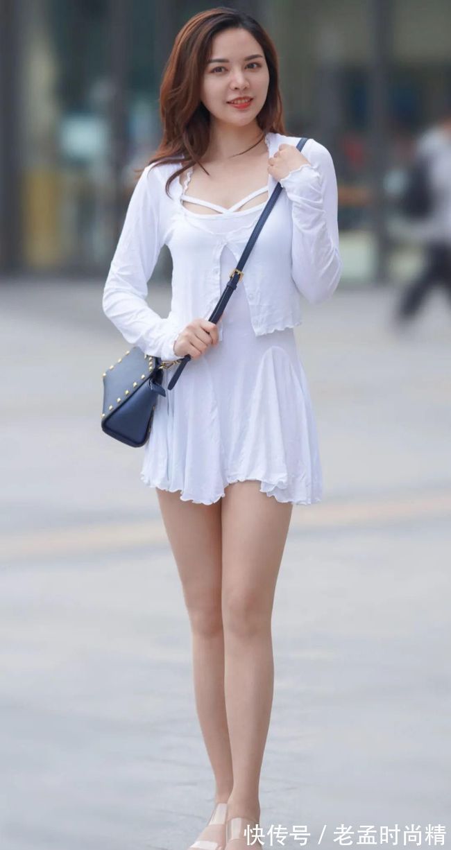 紧身裙 优雅温柔的小姐姐,穿白色紧身裙曲线感十足,效果很出众