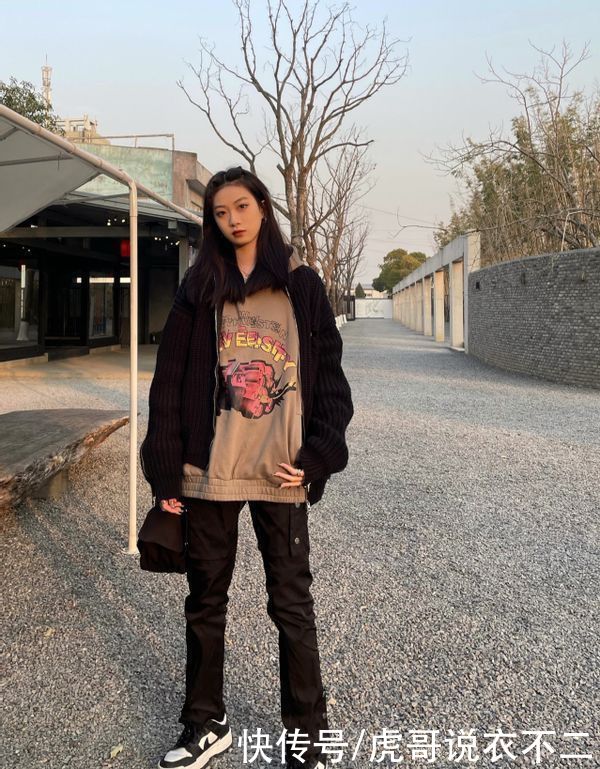穿衣也能体现“个性”,适合酷女孩的穿搭范本,照着穿与众不同