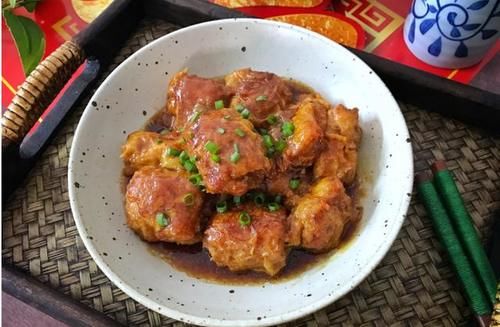 喜欢吃豆制品的小伙伴有口福了，这道菜皮薄馅大，解馋好吃