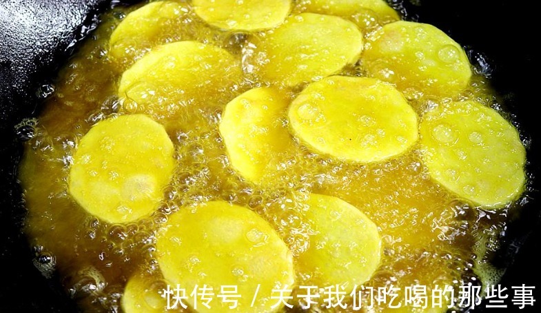 干锅|干锅土豆片,想做出“饭店味”,酱料很关键,厨师长教你秘制做法