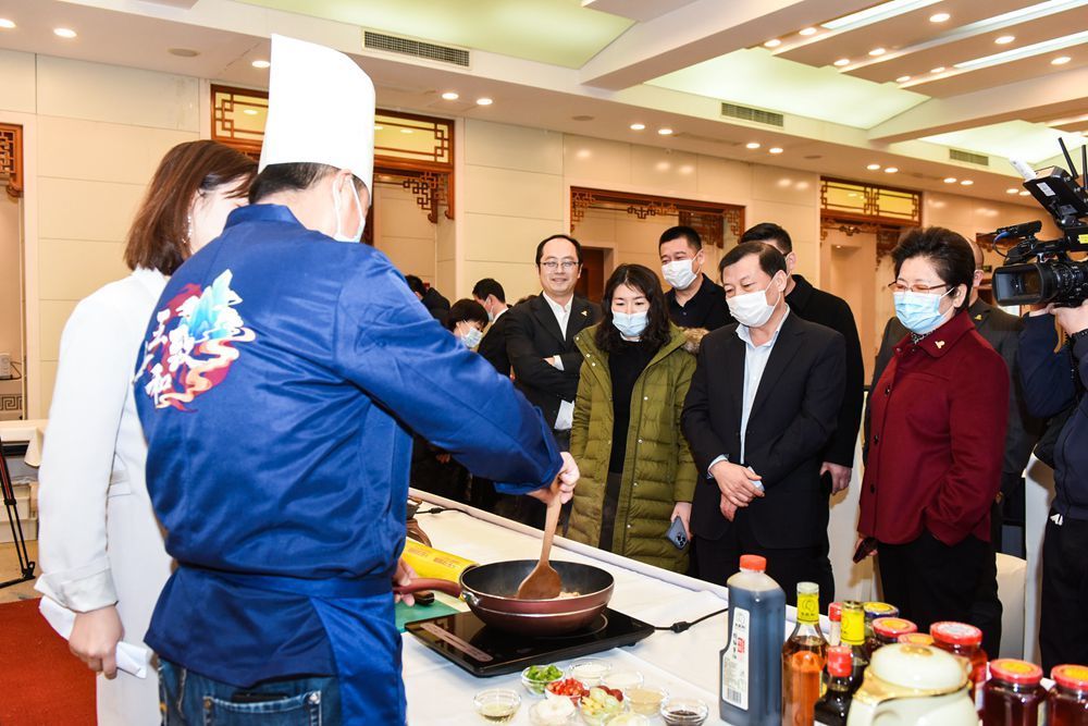 名厨|推行“食”尚新风 王致和杯第三届中国青年名厨精英赛启动