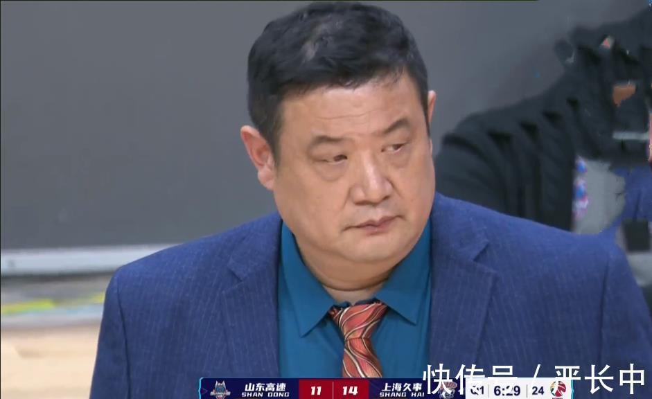 半场|CBA惨案!山东男篮半场落后38分被打爆,徐长锁毫无办法