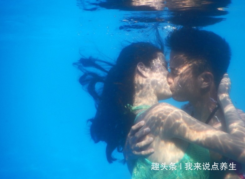 男女|男女接吻时,不能“亲吻”的2大部位,不但不健康,还会危及生命