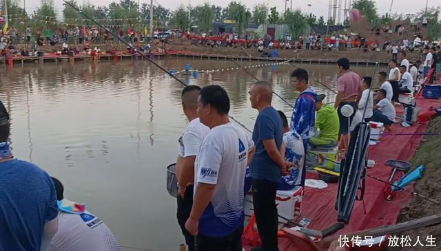  钓鱼|大衣哥垂钓园开业了，明星效应就是不一般，钓友都咋呼着要去钓鱼