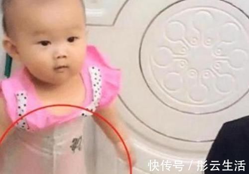 宝妈|舅舅带娃方式清奇,为打游戏'封印'外甥女,宝宝的表情亮了