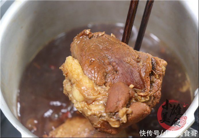  20年秘制卤牛肉，原来配方这么简单，酱香浓郁又紧致，切不散?