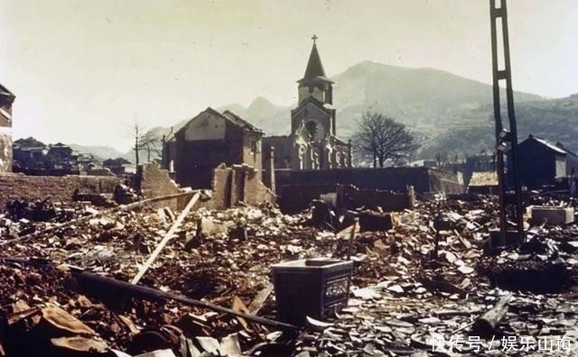 爆炸|原子弹爆炸后,那个背着“亡弟”去火葬场的小男孩,后来如何了?