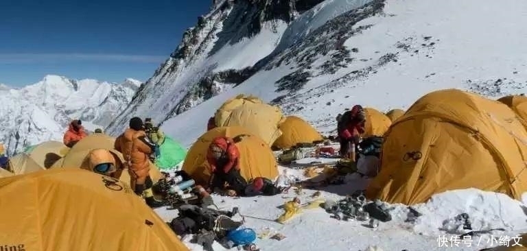 污染|世界最高峰快变成“屎尿山”,垃圾满地,网友求你们别再拉屎了