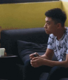 |搞笑GIF段子:小姐姐你这么漂漂,为什么没有男朋友呢?