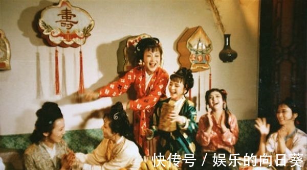 湘云&读《红楼梦》:薛宝钗过个生日,贾府里的人竟然各有各的算计?