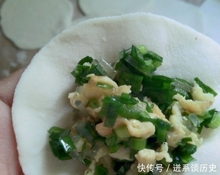 拌韭菜馅,放它是“大忌”!10人有9人放,馅儿出水,不鲜不香!