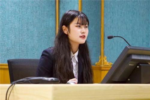 当代女大学生发型现状，时尚是个轮回？学生表示不是轮回只是懒