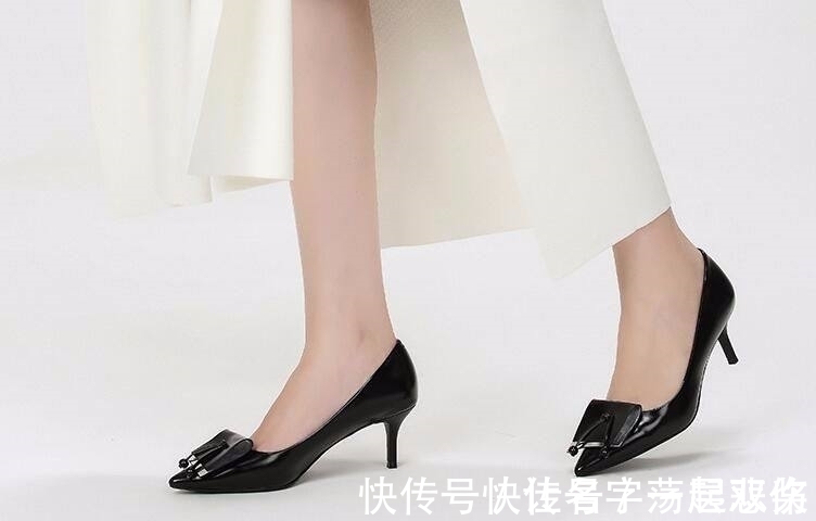 女人 高跟鞋诱惑女人的心,低调稳重不失女人味