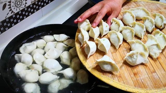 立冬吃饺子，最爱这个馅，食材非常简单，好吃不贵营养高，太香了