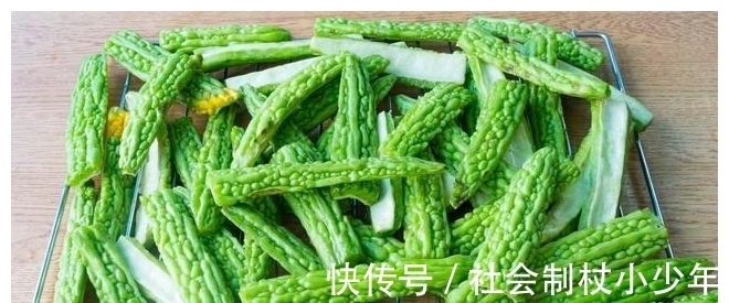 胡椒|苦瓜别再炒鸡蛋了,教你秘制新做法,一次做5斤,放一年都不会坏