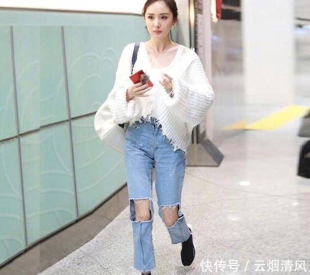 卫衣配牛仔裤才好看,上宽下窄无敌显瘦