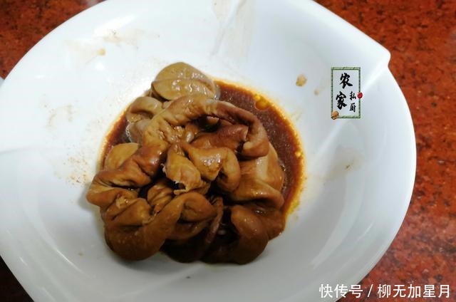 美食|这肉很多人“嫌弃”它,却是吃货眼中的美食,炒一炒比肉还香!