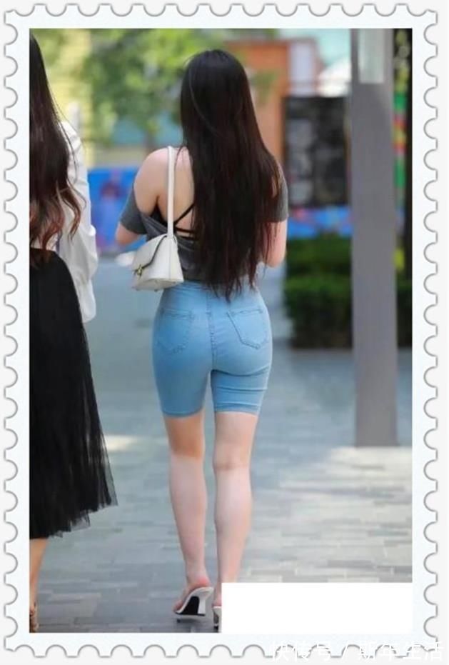 五分裤 美女一副好身材,五分弹力紧身牛仔裤,背影尤其美