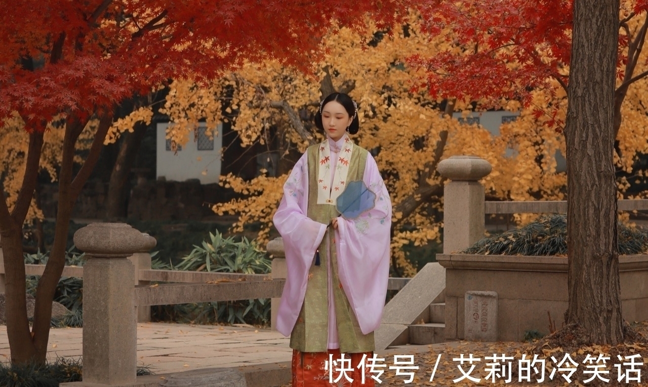 gt@七律·咏枫·九首丨满眼繁华尘外景,千年丽艳故园妆