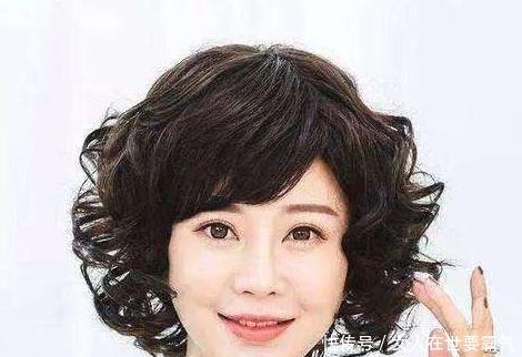 波波头波波头|50岁的女人,这样选发型,依然有气质!