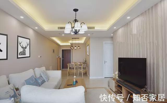 客厅|把阳台推拉门拆了,只用窗帘做装饰,没想到大家都说更好看