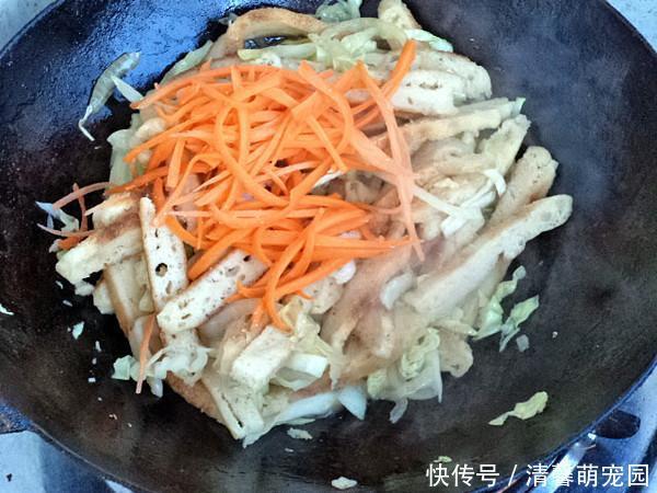 适量|鸡蛋别再煎着吃啦,教你一个新吃法,美味解饱,比摊鸡蛋好吃百倍