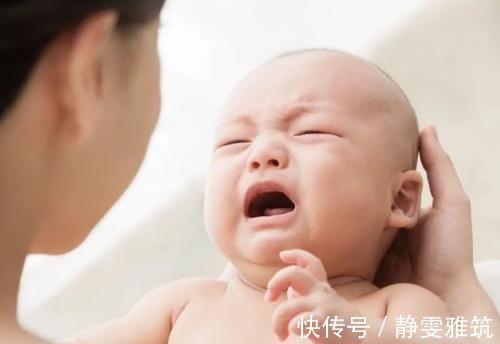 爸妈|有种“心安”叫开水烫奶瓶,爸妈以为很卫生,却不知太伤害孩子